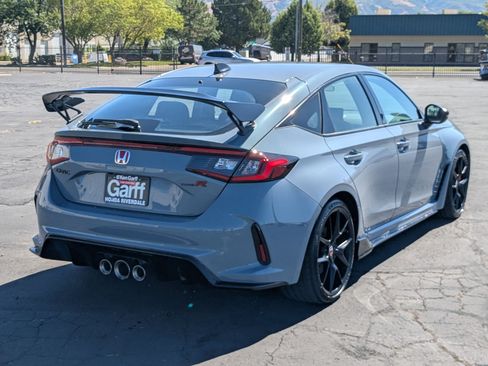 Used 2024 Honda Civic Type R image 3