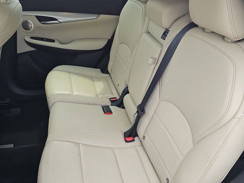 Used 2022 INFINITI QX50 Essential image 16