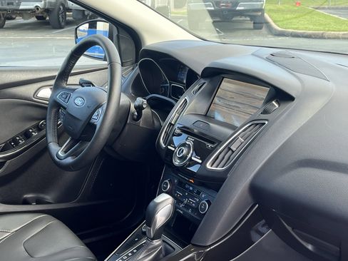 Used 2017 Ford Focus Titanium FWD image 15
