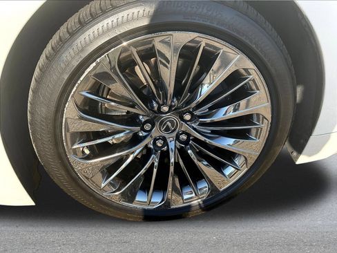 Used 2020 Lexus LS 500 w/ Accessory Package (Z2) RWD image 24