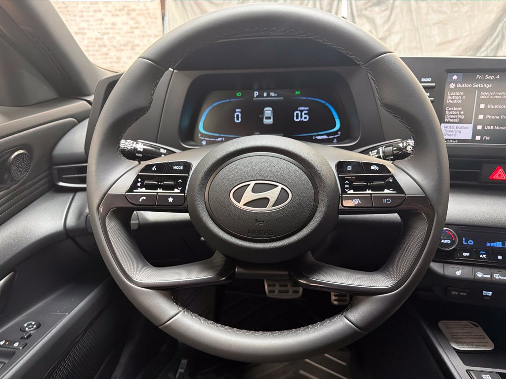 New 2026 Hyundai Elantra SEL Sport FWD image 18