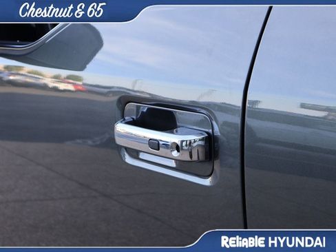 Used 2018 Ford F150 Platinum w/ Equipment Group 701A Luxury AWD/4WD image 19