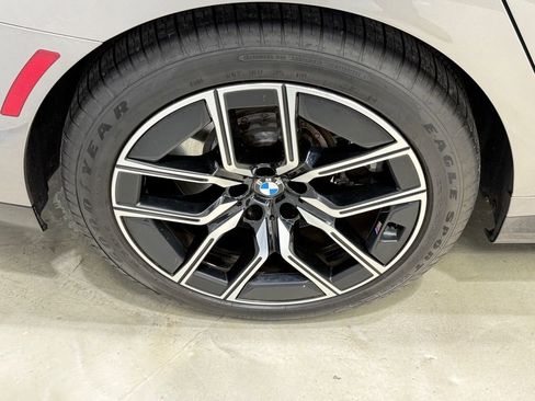 Used 2023 BMW 760i xDrive image 9