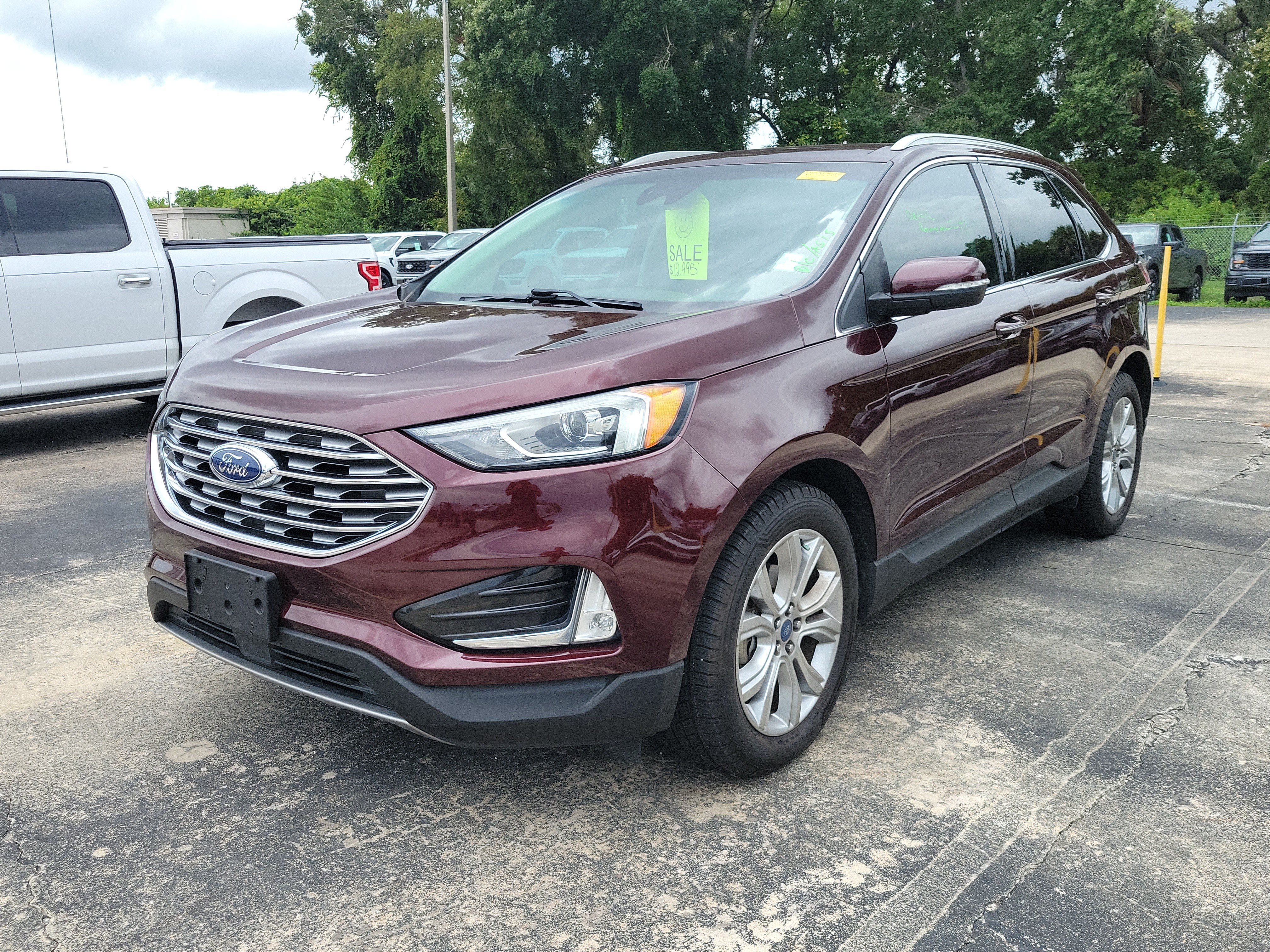 Used 2019 Ford Edge Titanium FWD image 3