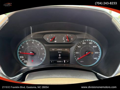 Used 2020 Chevrolet Equinox LS w/ LS Convenience Package FWD image 17