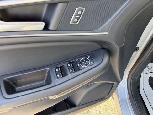 Used 2024 Ford Edge SEL image 8