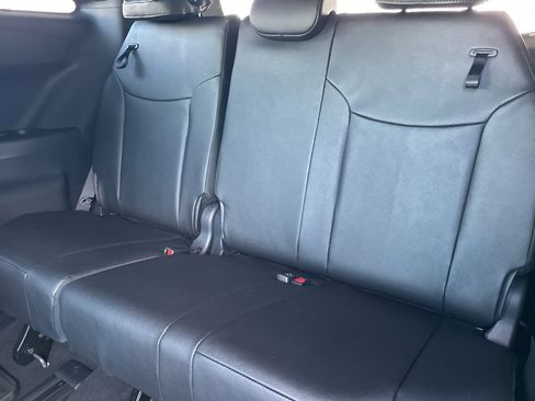 Certified 2025 Toyota Sienna Limited image 15