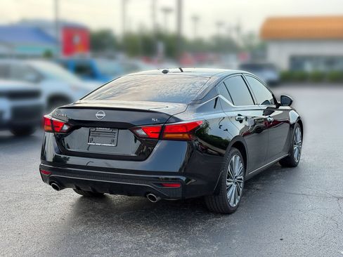 Used 2024 Nissan Altima 2.5 SL FWD image 11