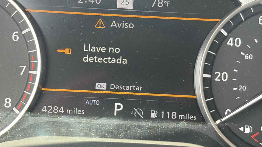Used 2025 Nissan Pathfinder SL AWD/4WD image 16