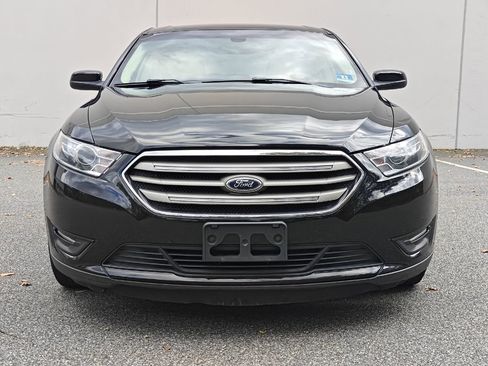 Used 2018 Ford Taurus SEL w/ Equipment Group 201A FWD image 9