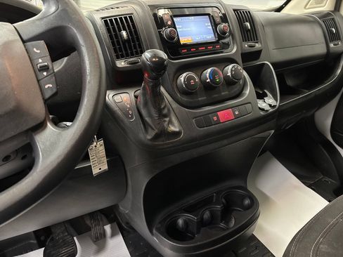 Used 2018 RAM ProMaster 2500 FWD image 22