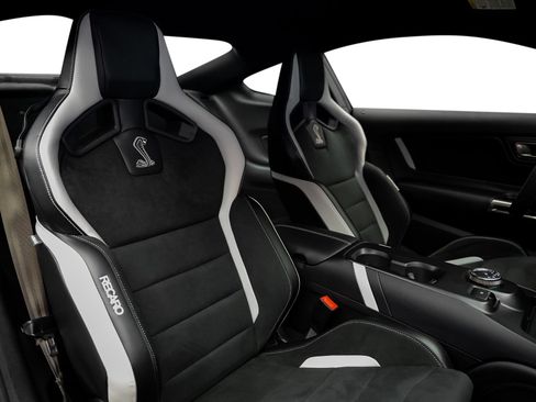 Used 2020 Ford Mustang Shelby GT500 w/ Carbon Fiber Track Pack RWD image 37