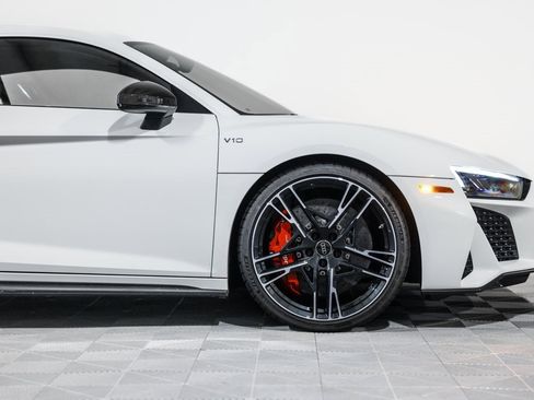 Used 2023 Audi R8 V10 performance image 3