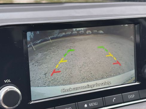 Used 2025 Nissan Sentra S image 17