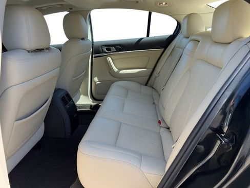Used 2014 Lincoln MKS AWD image 7