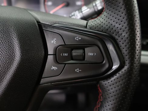 Used 2024 Chevrolet Trax RS w/ Sunroof Package FWD image 42