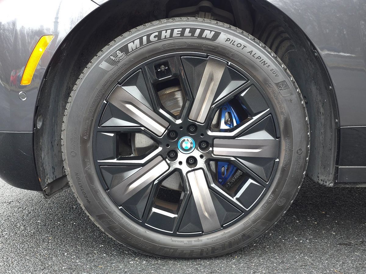Used 2024 BMW iX xDrive50 w/ Premium Package AWD/4WD image 64