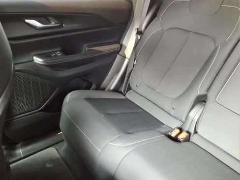 Used 2025 Jeep Grand Cherokee Laredo X image 16