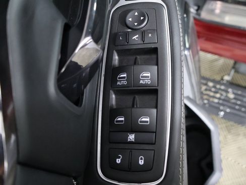 Used 2024 RAM 3500 Limited image 35