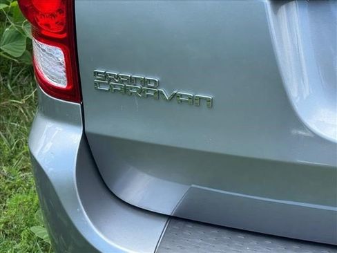 Used 2017 Dodge Grand Caravan SE w/ Power Window Group FWD image 19