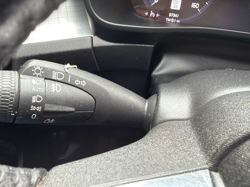 Used 2021 Volvo XC40 T4 Momentum FWD image 14