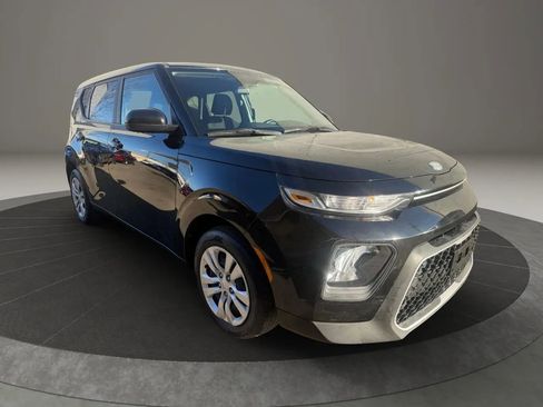 Used 2020 Kia Soul LX image 3