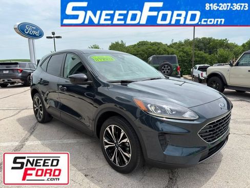 Used 2022 Ford Escape SE w/ SE Sport Appearance Package AWD/4WD image 1