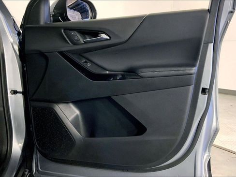 Used 2025 Chevrolet Equinox LT image 25