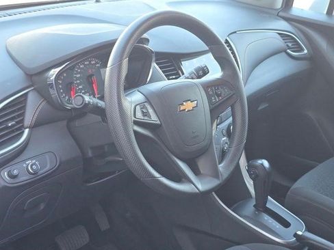 Certified 2022 Chevrolet Trax LS w/ Tint and Cruise Package image 8