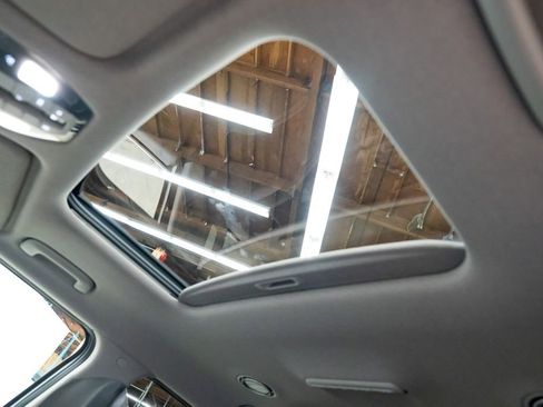 Used 2024 Kia EV9 Wind image 19