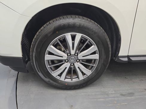 Used 2019 Nissan Pathfinder SV FWD image 13