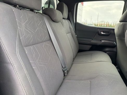 Used 2017 Toyota Tacoma TRD Sport image 29