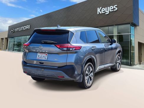 Used 2023 Nissan Rogue SV image 4