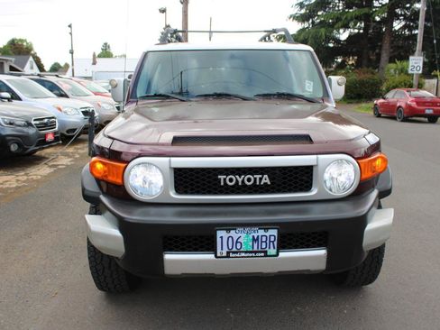 Used 2007 Toyota FJ Cruiser 4WD image 2