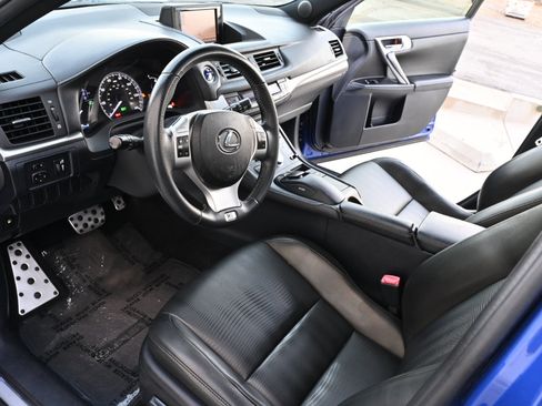 Used 2013 Lexus CT 200h w/ F Sport Pkg w/Nuluxe Trim FWD image 13