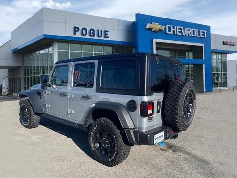 Used 2023 Jeep Wrangler Unlimited image 3