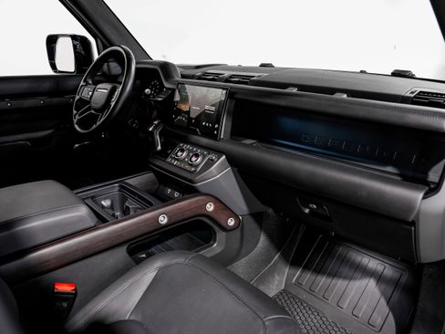 Used 2023 Land Rover Defender 110 X image 32