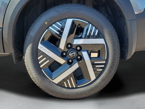 Certified 2025 Nissan Kicks SV FWD image 8