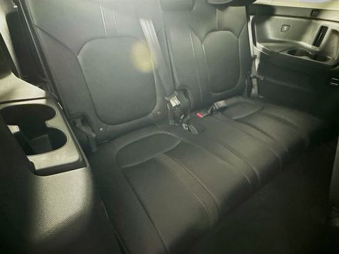 Used 2025 Honda Pilot EX-L image 37