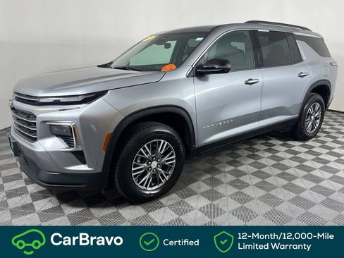 Used 2026 Chevrolet Traverse LT AWD/4WD image 11