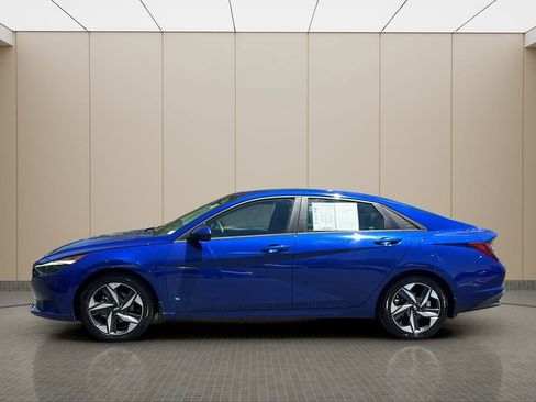 Certified 2023 Hyundai Elantra SEL w/ Convenience Package FWD image 2