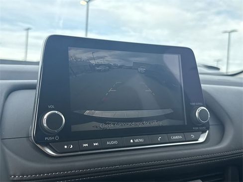 Certified 2025 Nissan Rogue SV image 17