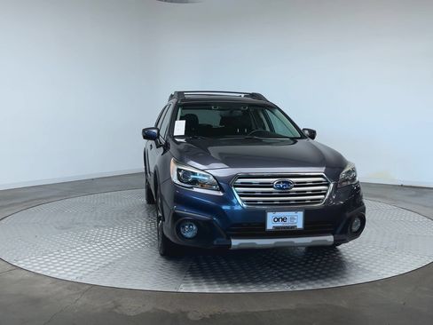 Used 2016 Subaru Outback 2.5i Limited AWD/4WD image 3