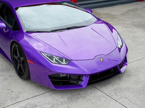 Used 2018 Lamborghini Huracan LP 580-2 RWD image 5