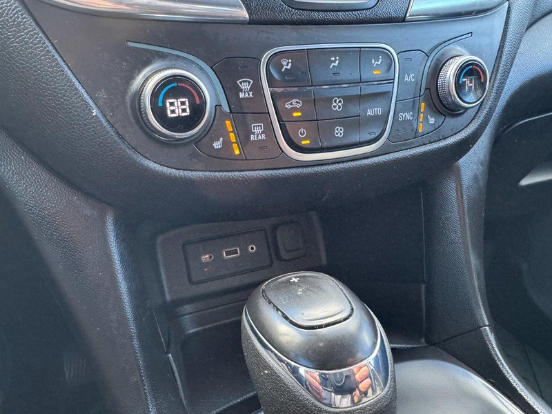 Used 2020 Chevrolet Equinox LT FWD image 18