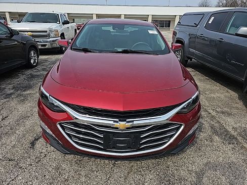 Used 2023 Chevrolet Malibu LT image 2