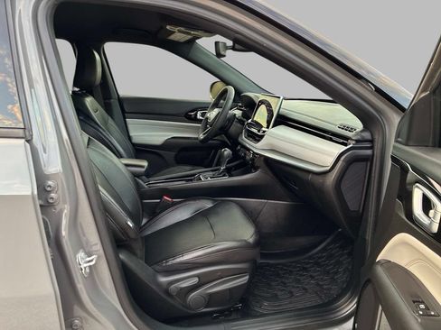 Certified 2023 Jeep Compass Limited w/ Elite Group AWD/4WD image 9