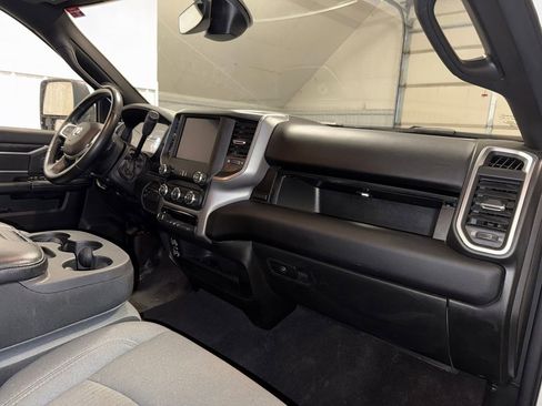 Used 2024 RAM 2500 Big Horn AWD/4WD image 31