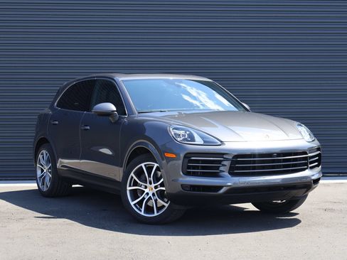 Certified 2023 Porsche Cayenne AWD/4WD image 8