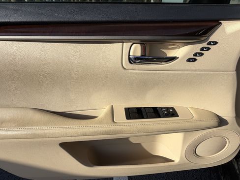 Used 2013 Lexus ES 350 w/ Premium Pkg FWD image 13